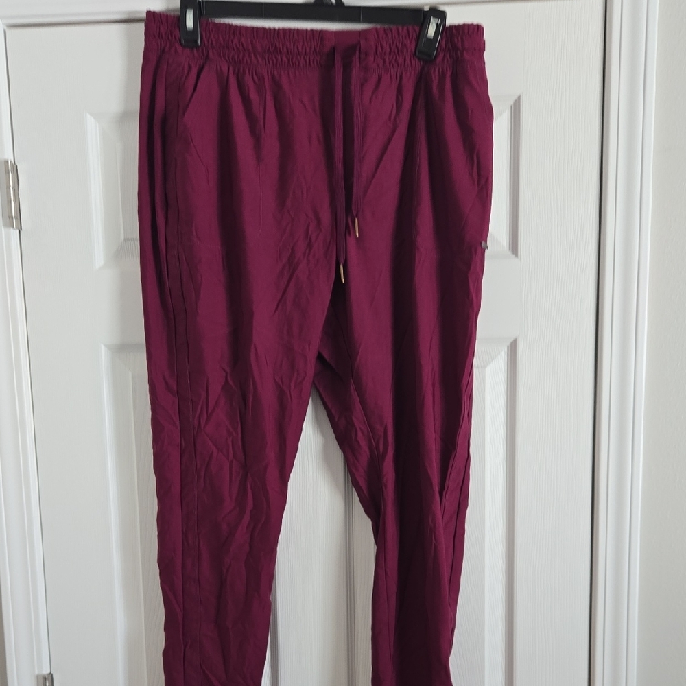 Cherokee Maroon Casual Pants
